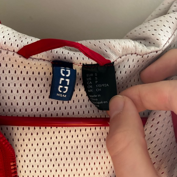 H&M Red Windbreaker - Picture 3 of 3